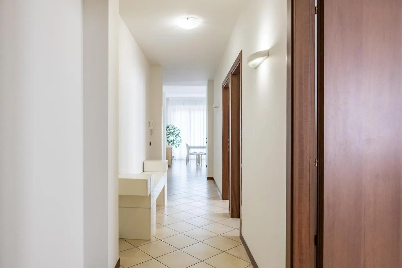 By The Lake Apartments - Centro Storico Desenzano del Garda
