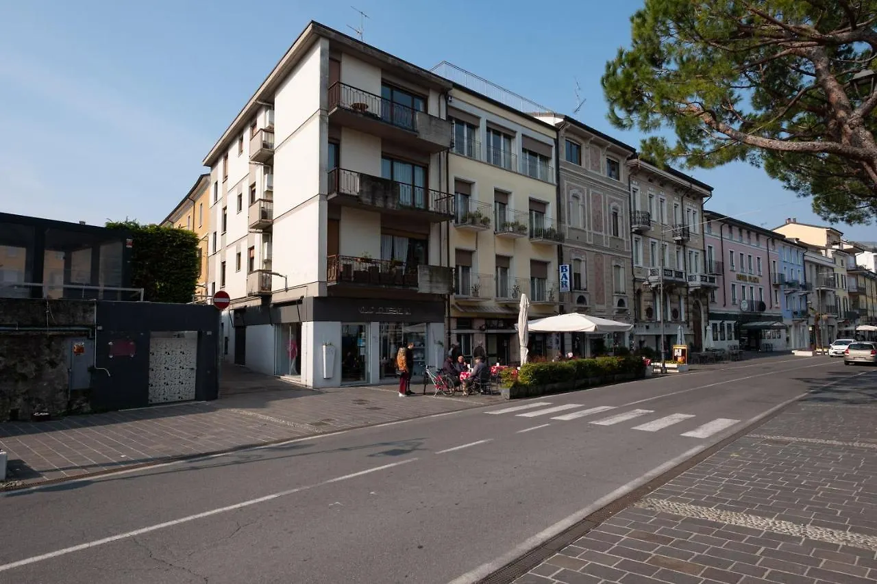 By The Lake Apartments - Centro Storico Desenzano del Garda