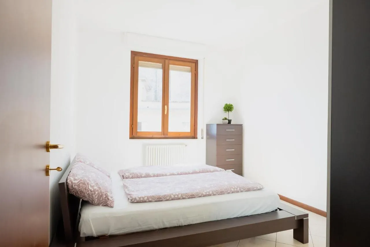 By The Lake Apartments - Centro Storico Desenzano del Garda
