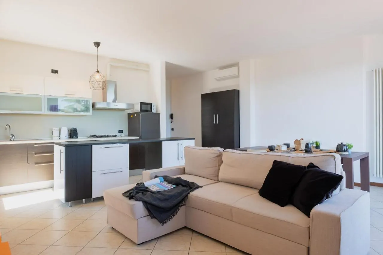 By The Lake Apartments - Centro Storico Desenzano del Garda