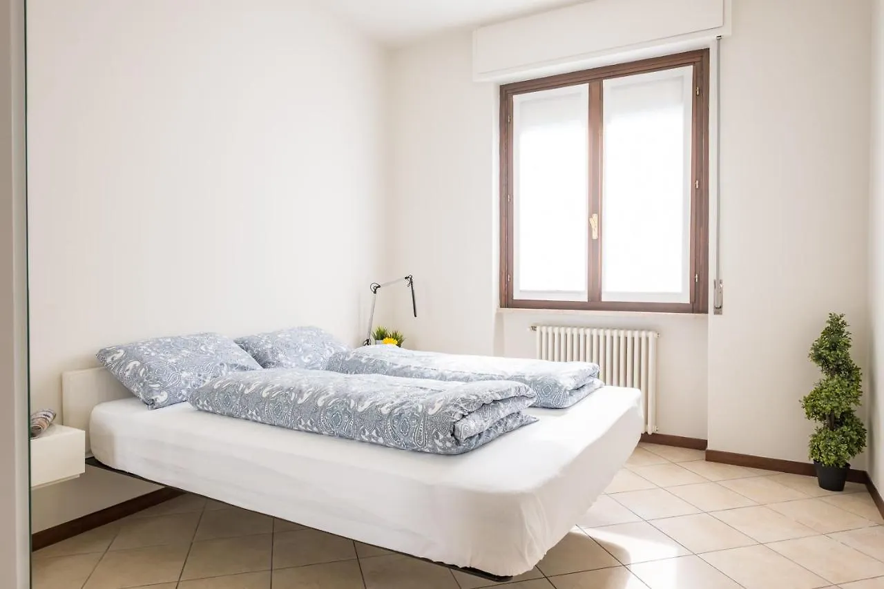 By The Lake Apartments - Centro Storico Desenzano del Garda